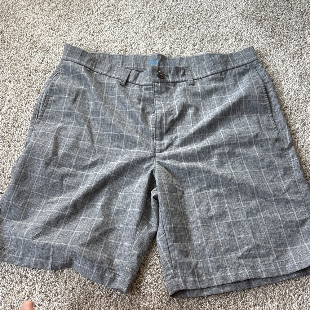 Gray Plaid Haggar H26 Move Active Fit Men's Shorts 36
